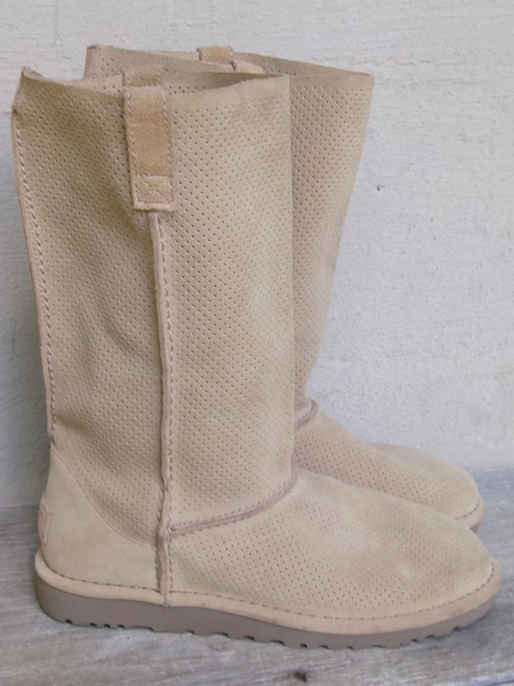 UGG Classic Unlined Light Brown Suede Tall Perforated Boots NEW Size 7
